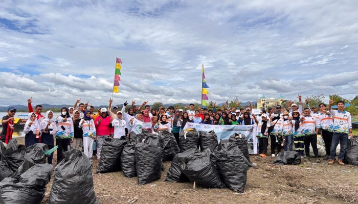 Peringati Hari Lingkungan Hidup Sedunia, PT NKA Bersihhkan Sampah Ratusan Kilo