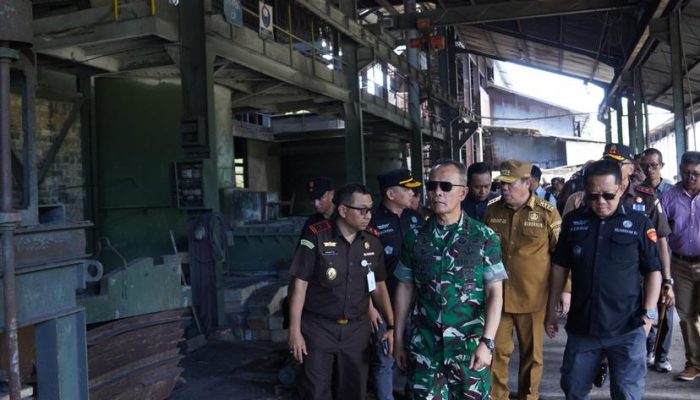 Kasum TNI Tinjau Tambang Ilegal 
